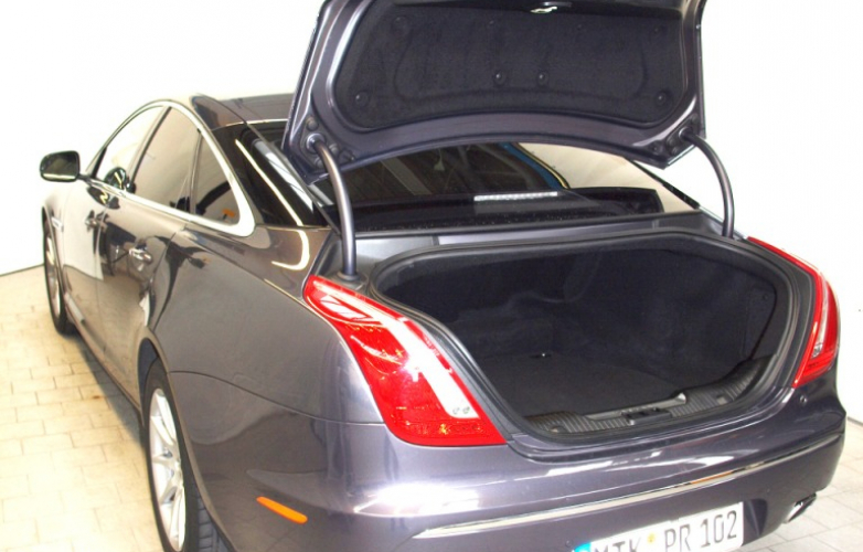 jaguar-xj-trunk